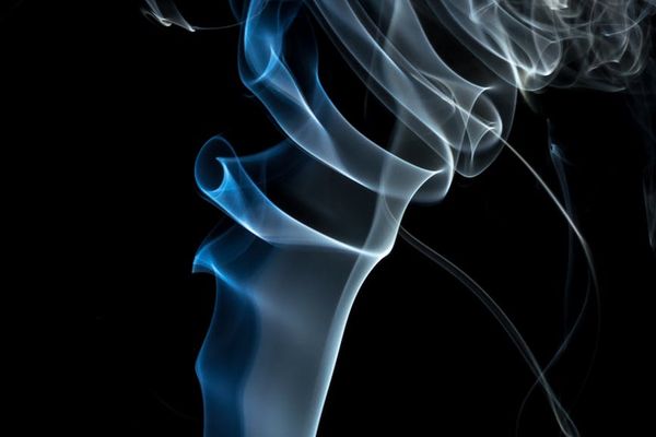 Abstract image representing airflow and breathing cycles.